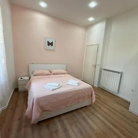 Station & Airport Vendégház 3*