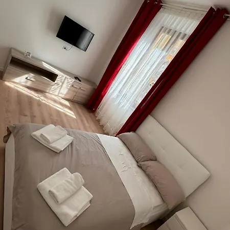 Vendégház Station & Airport