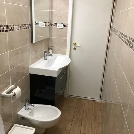 Station & Airport Guest house Pisa