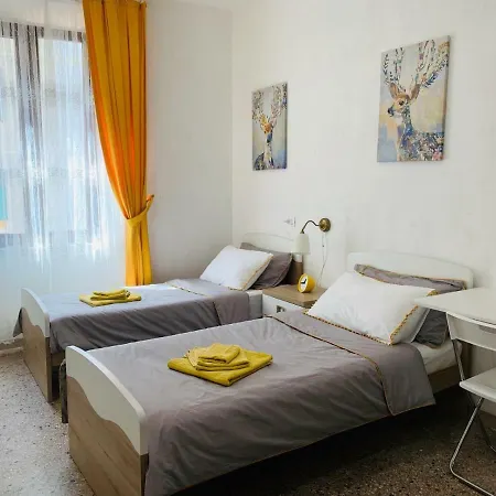 Vendégház Station & Airport